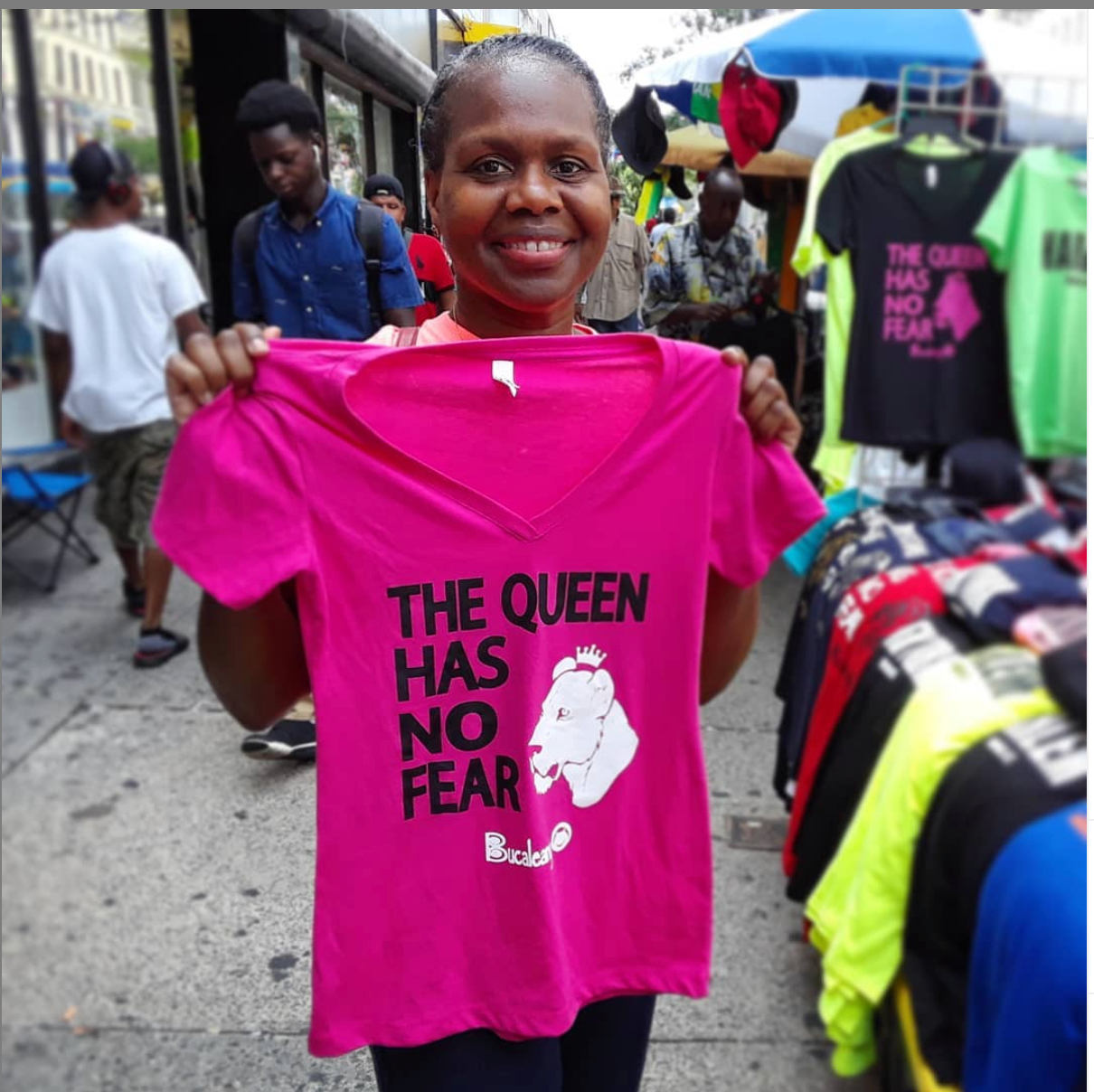 NATIONAL BREAST CANCER AWARENESS MONTH GET A FREE PINK "THE QUEEN HAS NO FEAR T"